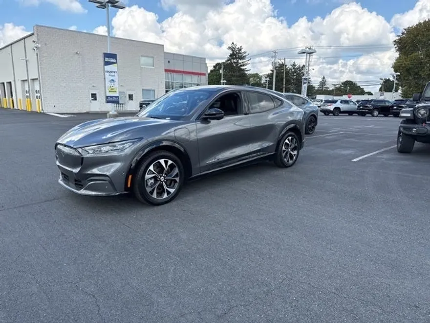 2023 Ford Mustang Mach-E Premium photo 1
