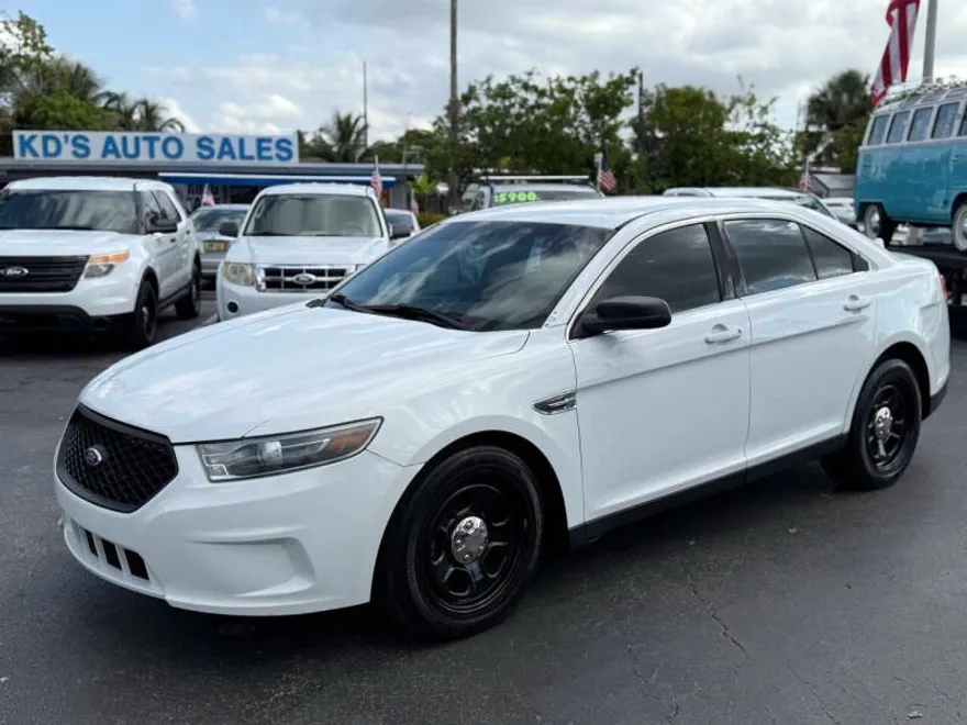 2015 Ford Taurus photo 1
