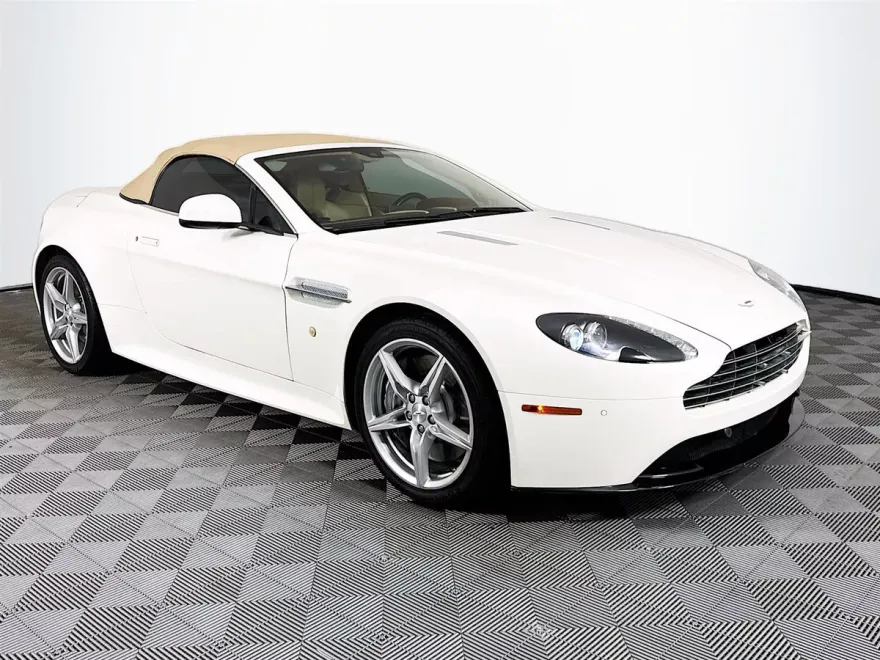 2016 Aston Martin V8 Vantage S photo 1
