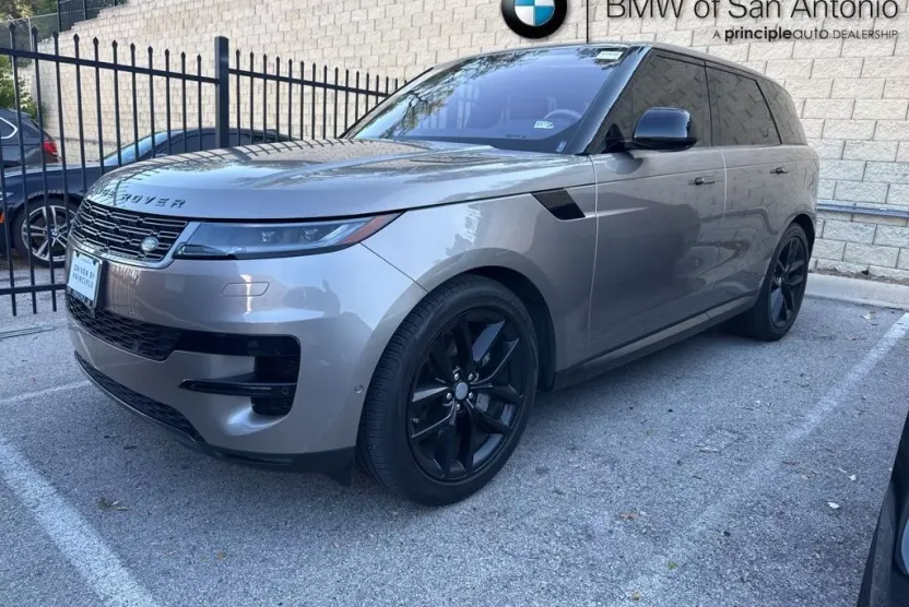 2023 Land Rover Range Rover Sport SE photo 1