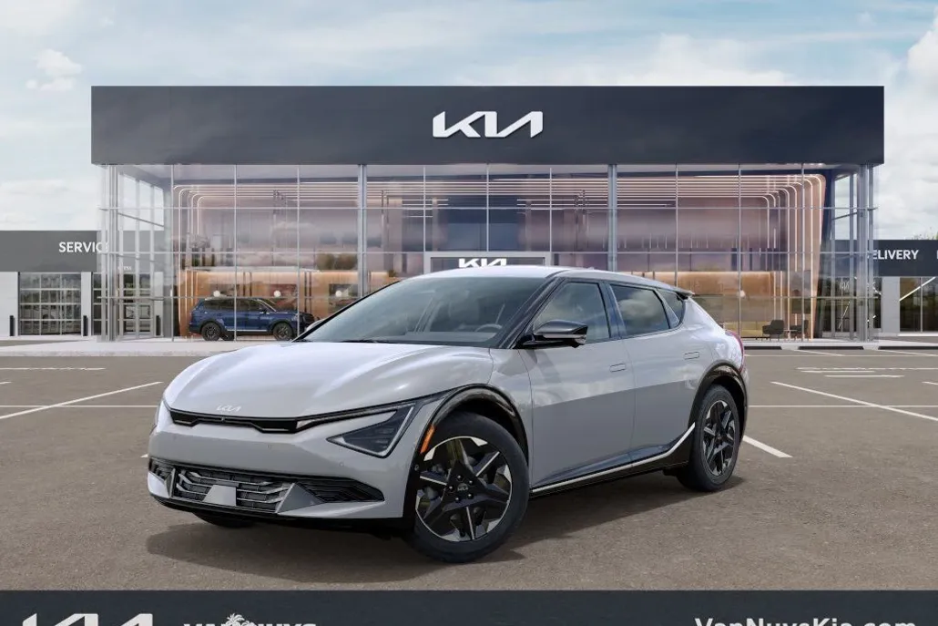 2025 Kia EV6 Wind photo 1