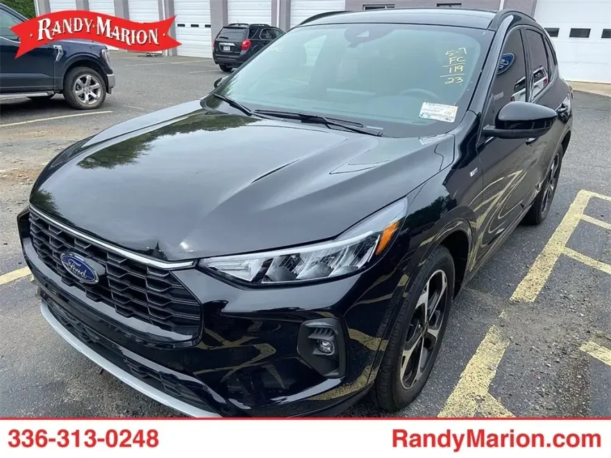 2023 Ford Escape ST-Line Select photo 1