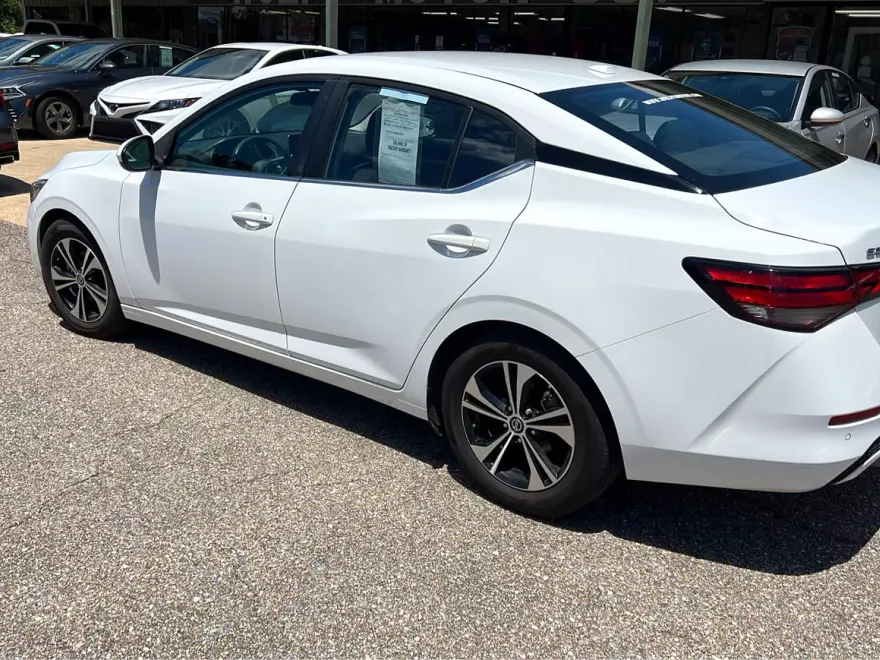 2022 Nissan Sentra SV photo 11