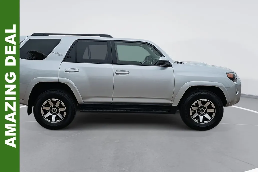 2024 Toyota 4Runner TRD Off-Road photo 1