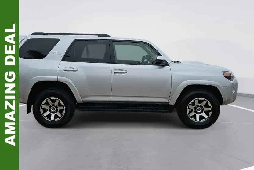 2024 Toyota 4Runner TRD Off-Road photo 1
