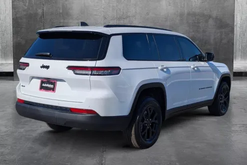 2025 Jeep Grand Cherokee Altitude X photo 2