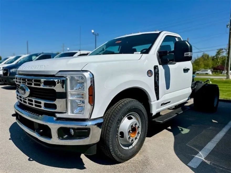 2024 Ford F-350 photo 1