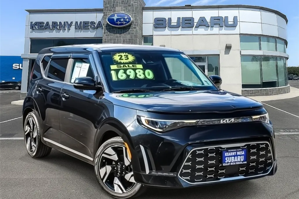 2023 Kia Soul GT-Line photo 1