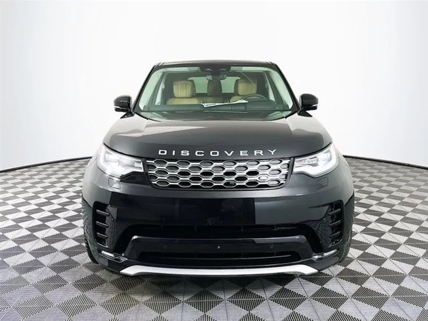 2025 Land Rover Discovery Metropolitan Edition photo 1