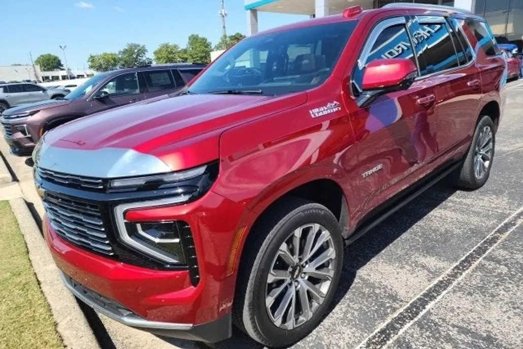 2025 Chevrolet Tahoe High Country photo 1