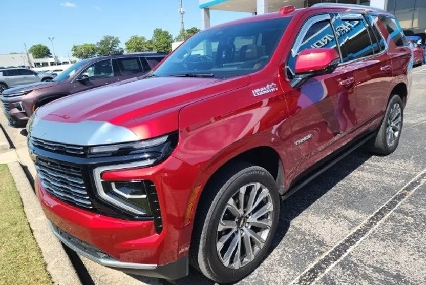 2025 Chevrolet Tahoe High Country photo 1