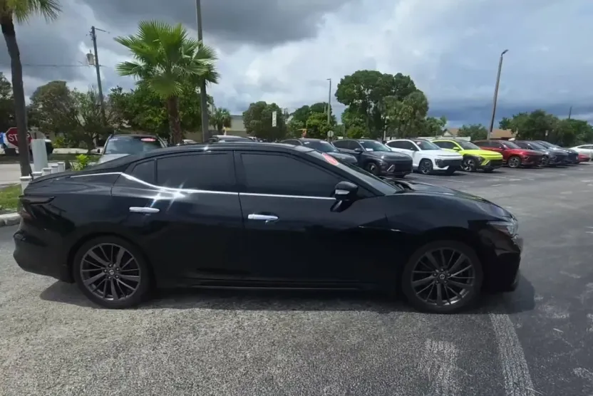 2021 Nissan Maxima Platinum photo 1