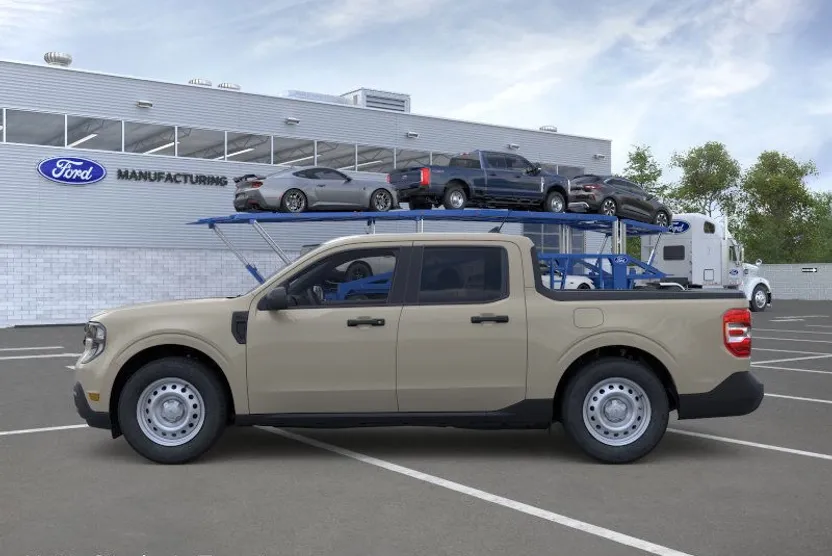 2025 Ford Maverick XL photo 2