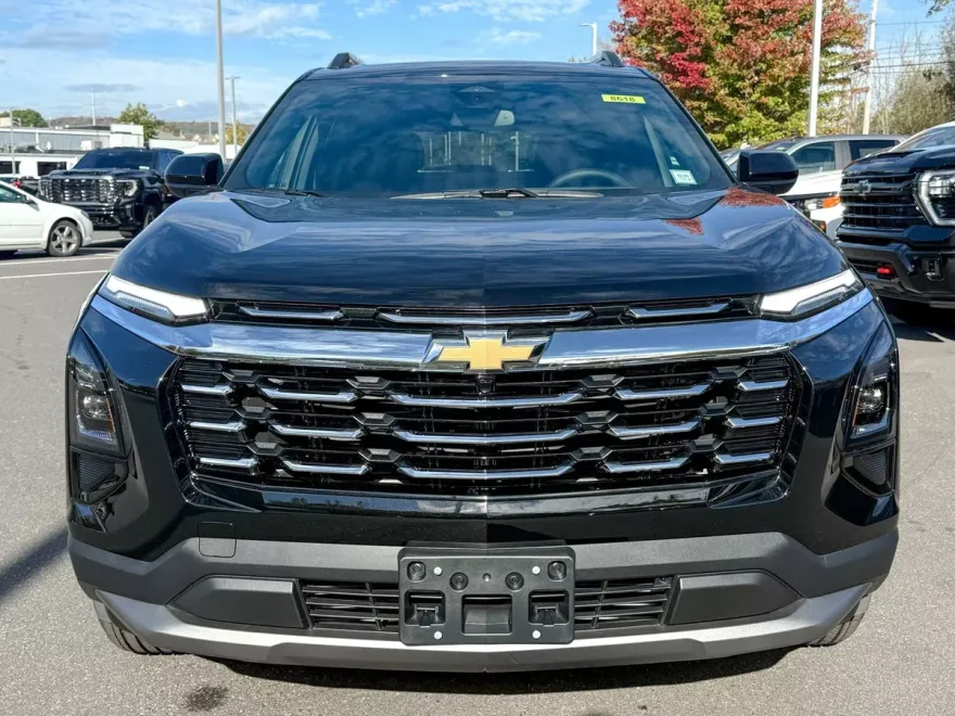 2026 Chevrolet Equinox LT photo 1