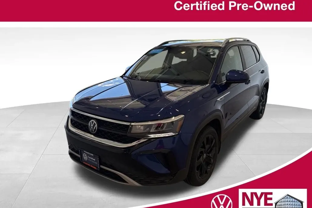 2023 Volkswagen Taos SE photo 1