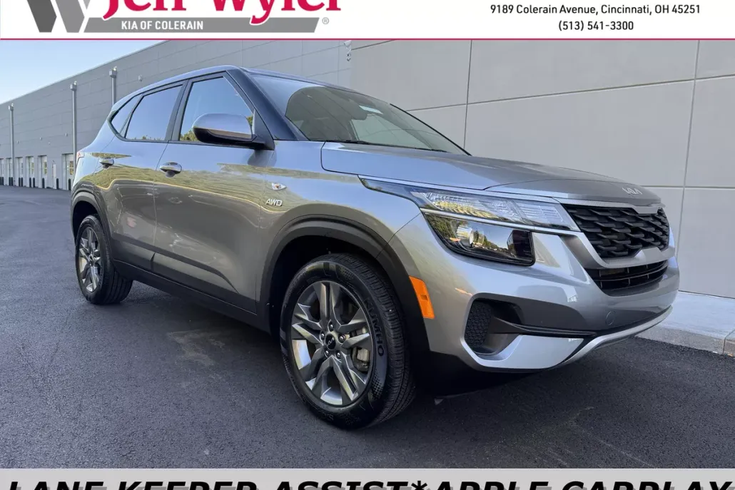 2023 Kia Seltos LX photo 1