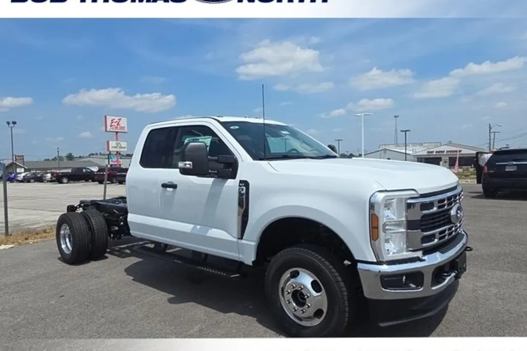 2025 Ford F-350 XLT photo 1