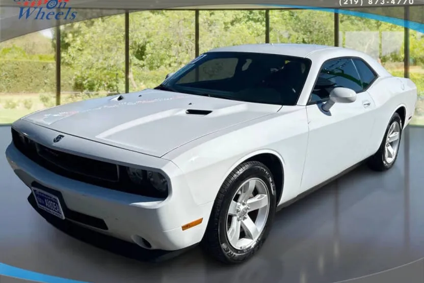 2010 Dodge Challenger SE photo 1