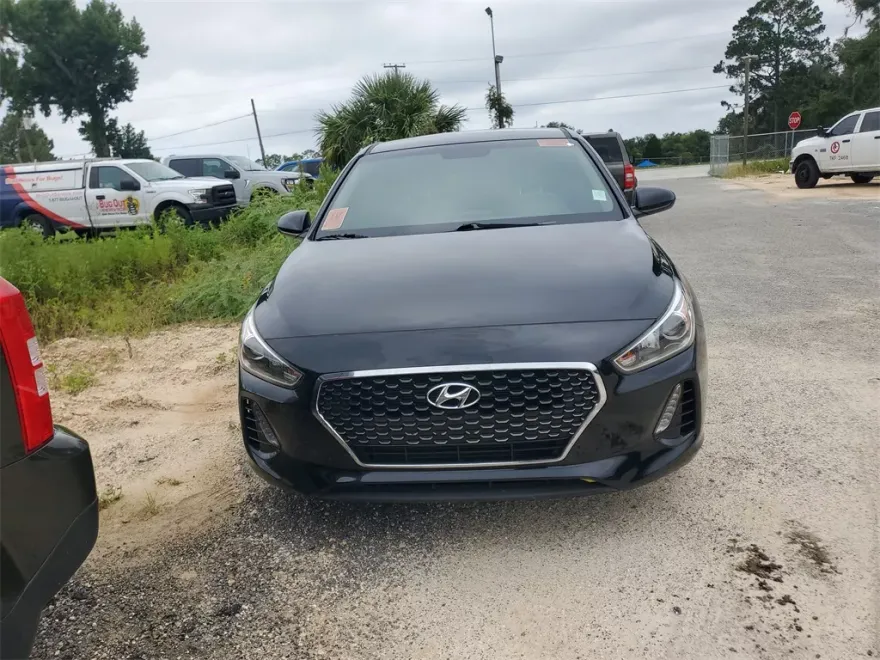 2020 Hyundai Elantra GT Base photo 1