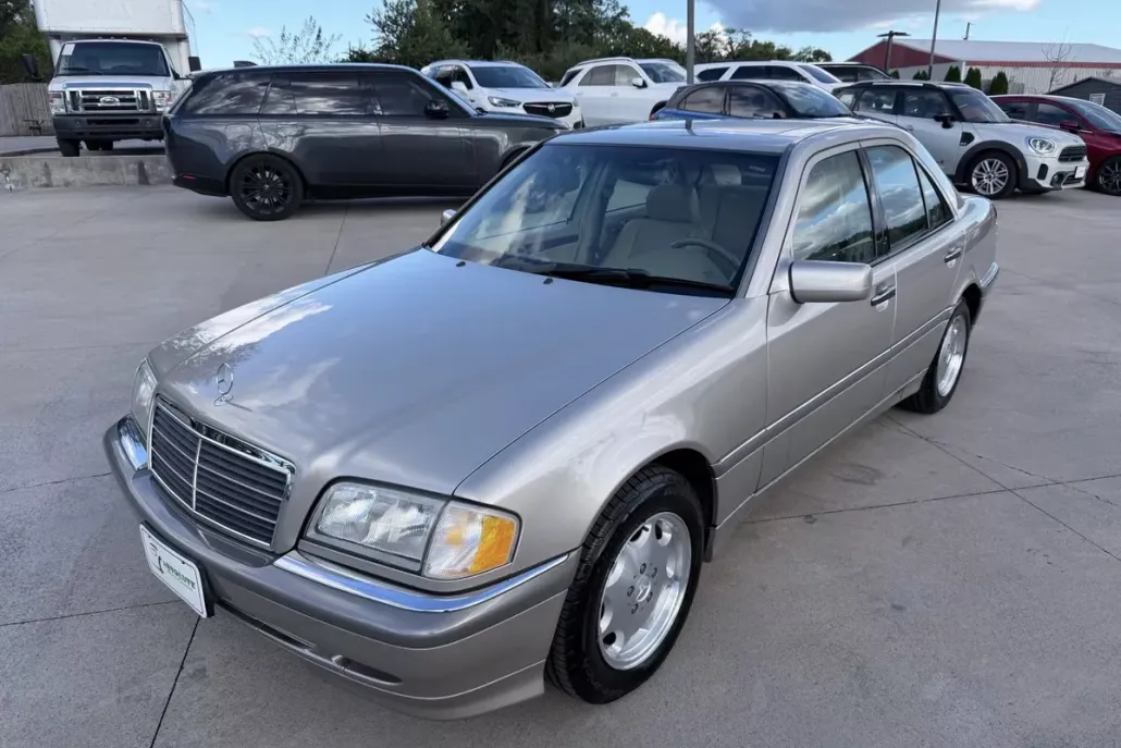 1999 Mercedes Benz C 230 Sedan photo 1