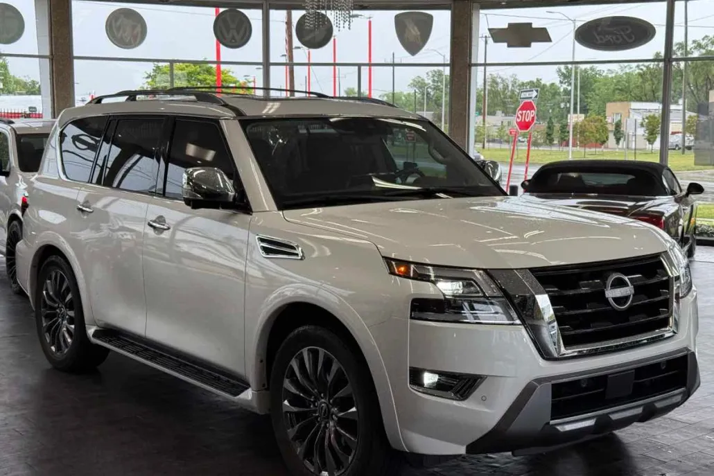 2023 Nissan Armada Platinum photo 1