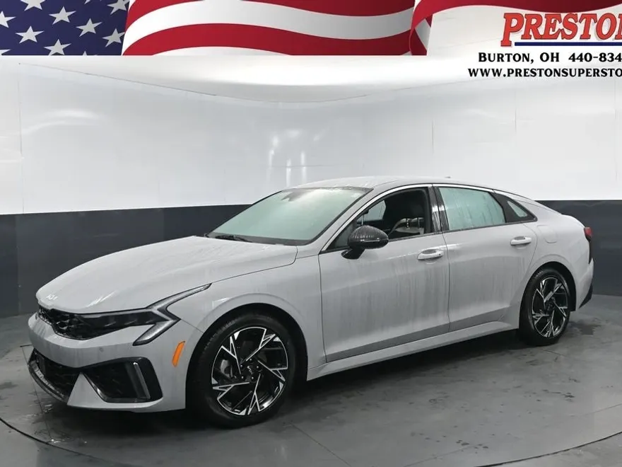 2025 Kia K5 GT-Line photo 1