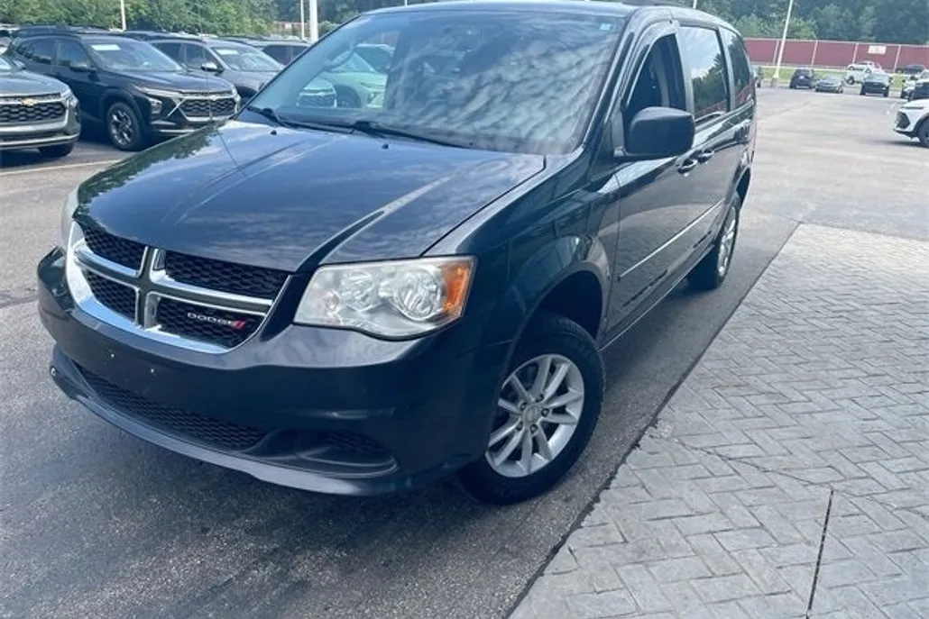 2014 Dodge Grand Caravan SXT photo 1