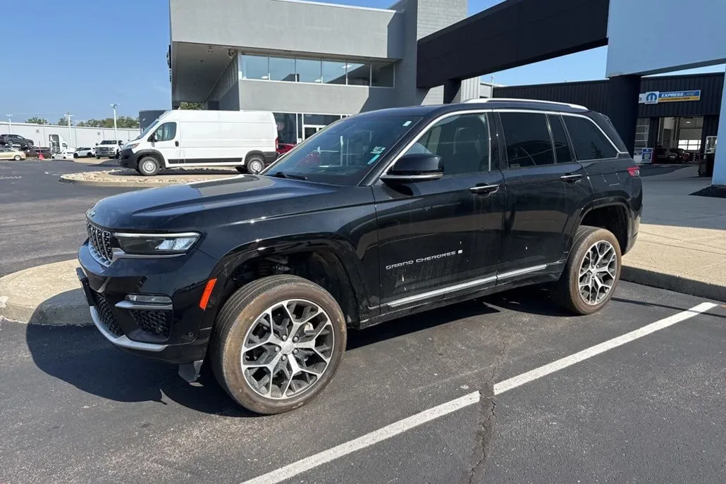 2022 Jeep Grand Cherokee Summit Reserve photo 1