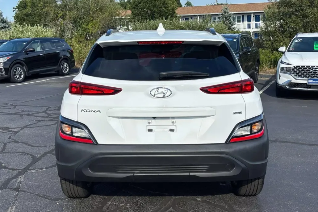 2023 Hyundai Kona SEL photo 1