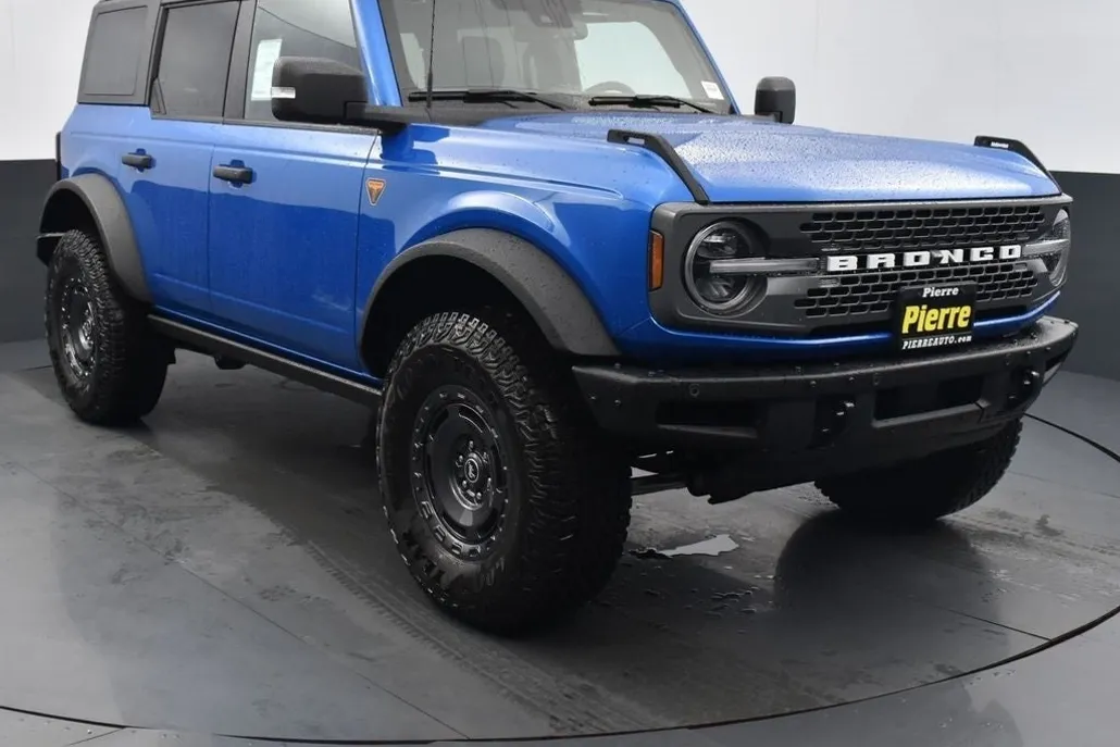 2025 Ford Bronco Badlands photo 1