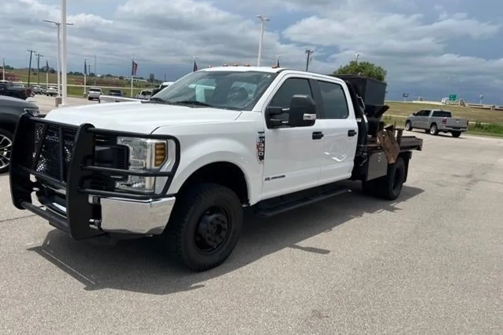 2019 Ford F-350 XL photo 1