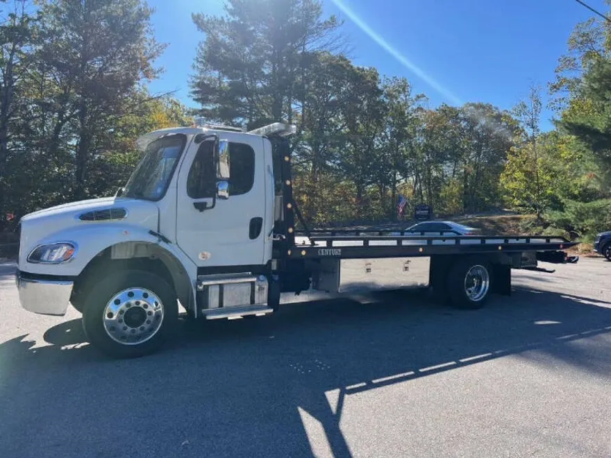 2024 Freightliner M2 106 Medium Duty photo 1