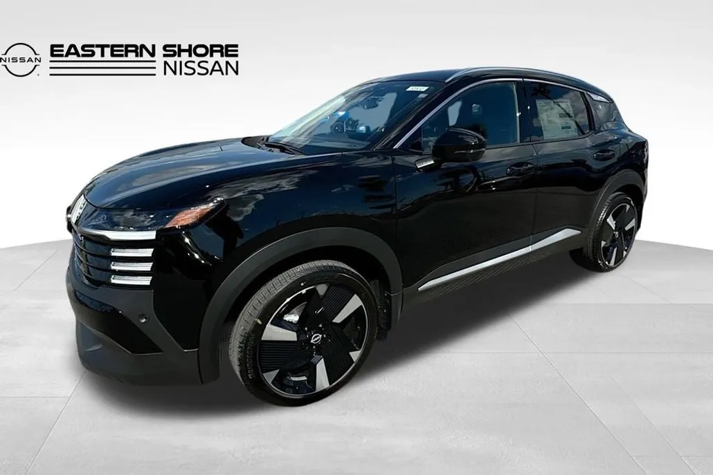 2025 Nissan Kicks SR photo 1