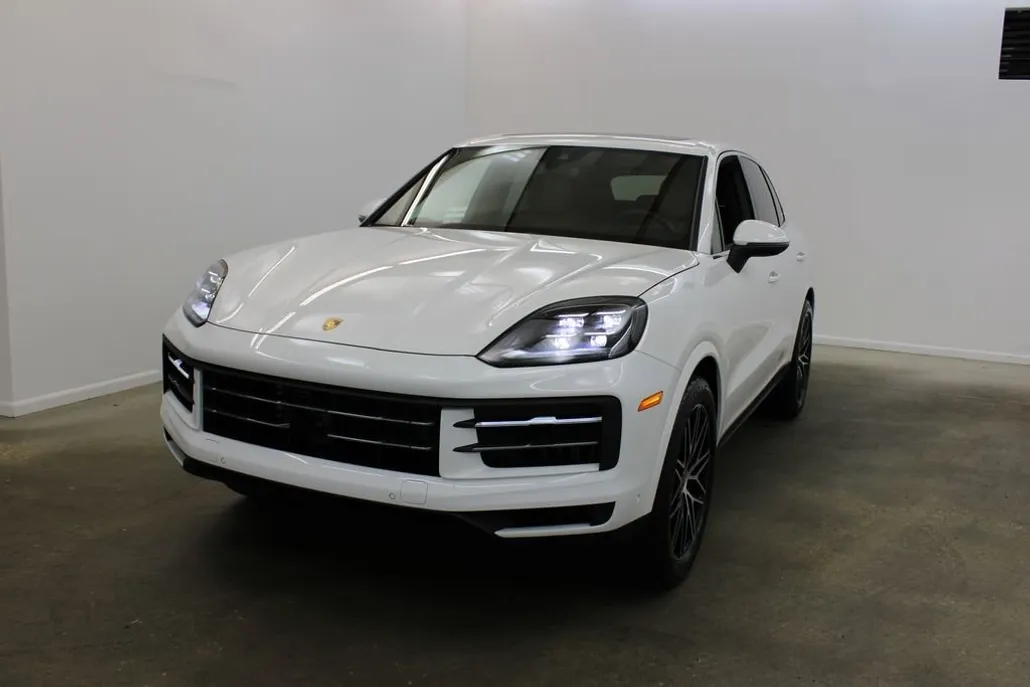 2025 Porsche Cayenne photo 1
