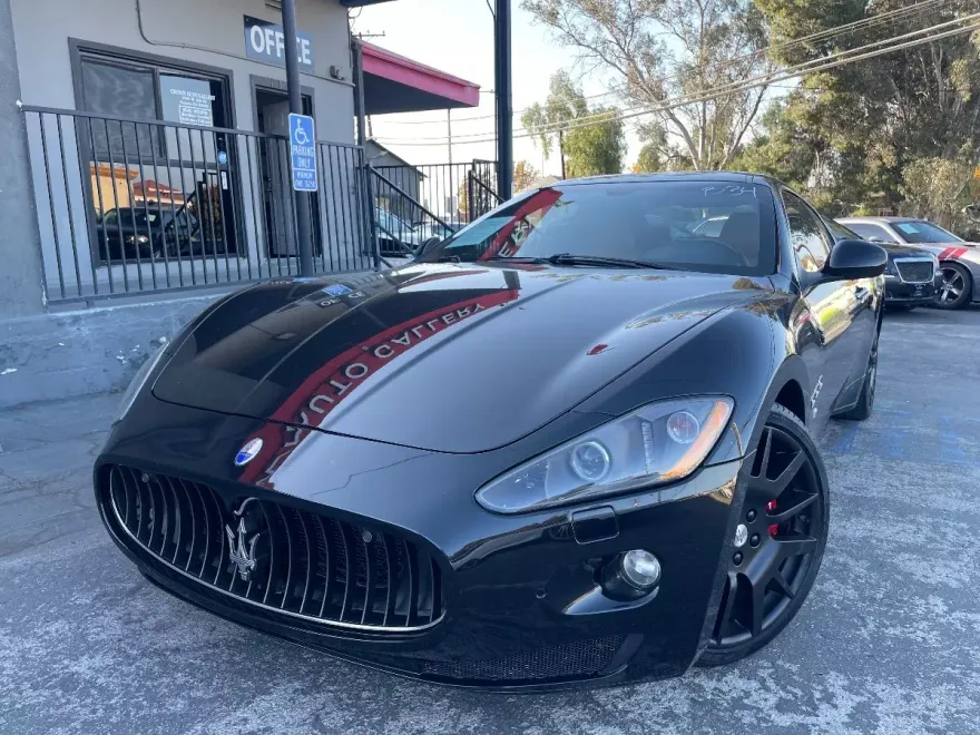 2010 Maserati Granturismo photo 1