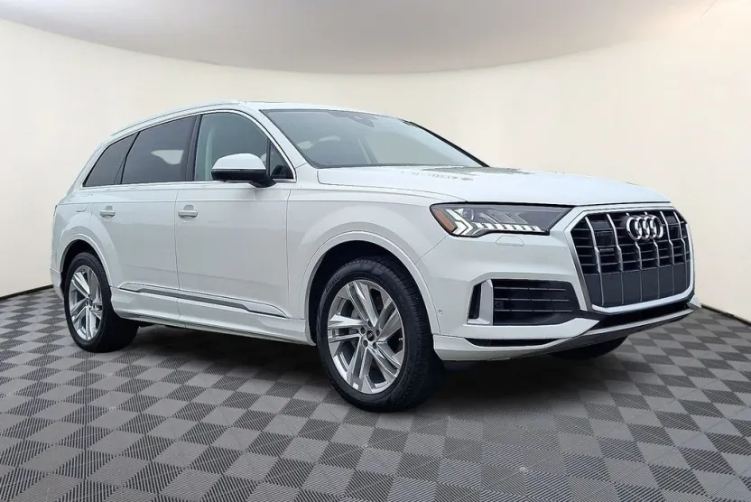2024 Audi Q7 55 Premium Plus photo 1
