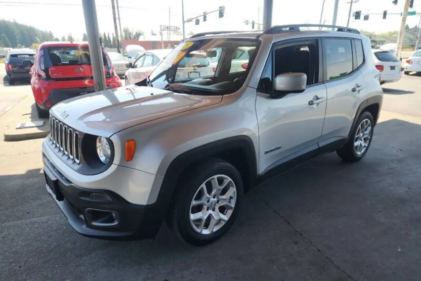 2015 Jeep Renegade Latitude photo 1