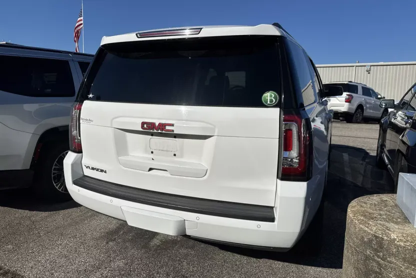 2015 Gmc Yukon SLT photo 1