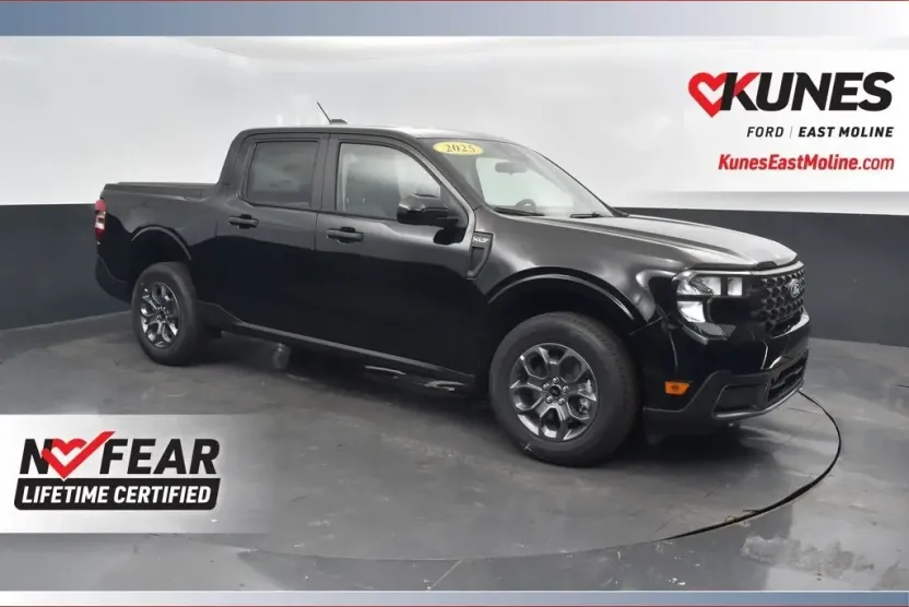 2025 Ford Maverick XLT photo 1