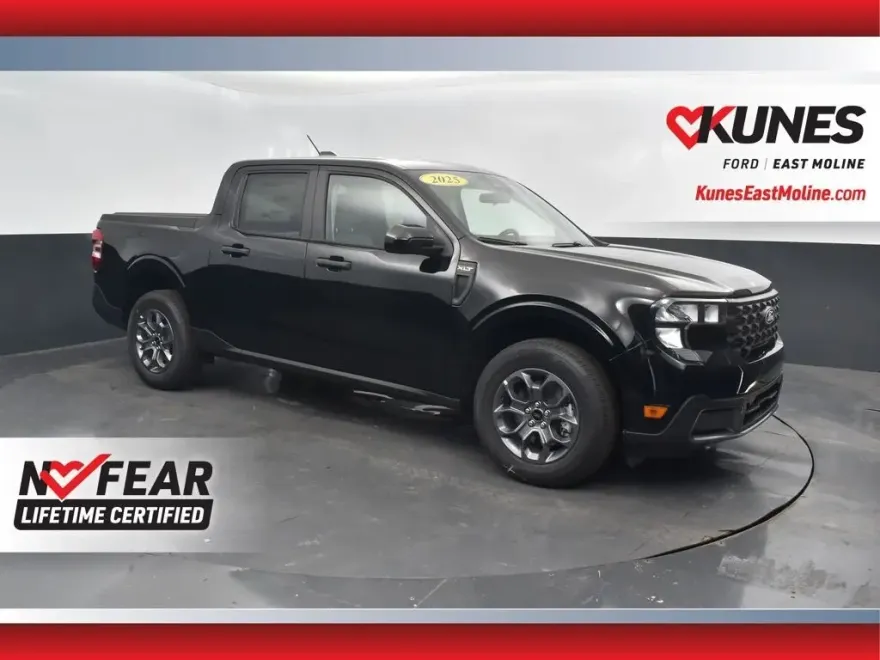 2025 Ford Maverick XLT photo 1