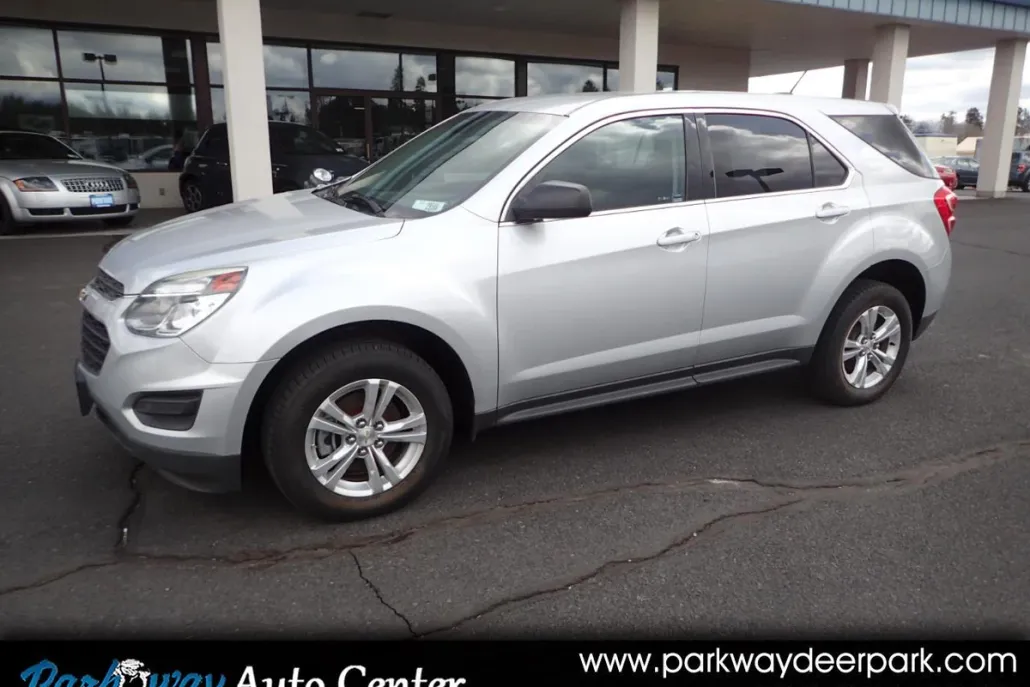 2016 Chevrolet Equinox LS photo 1