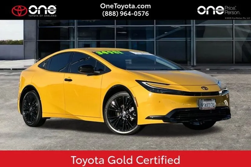 2025 Toyota Prius photo 1
