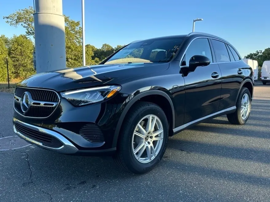 2026 Mercedes Benz GLC 300 4MATIC photo 1