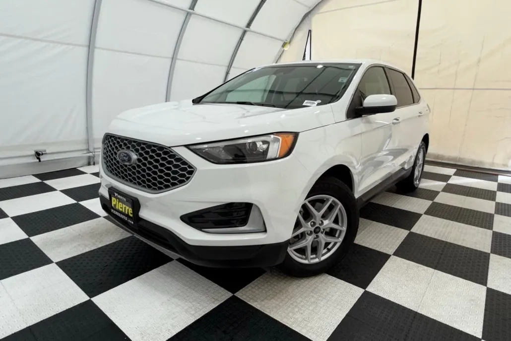 2024 Ford Edge SEL photo 1