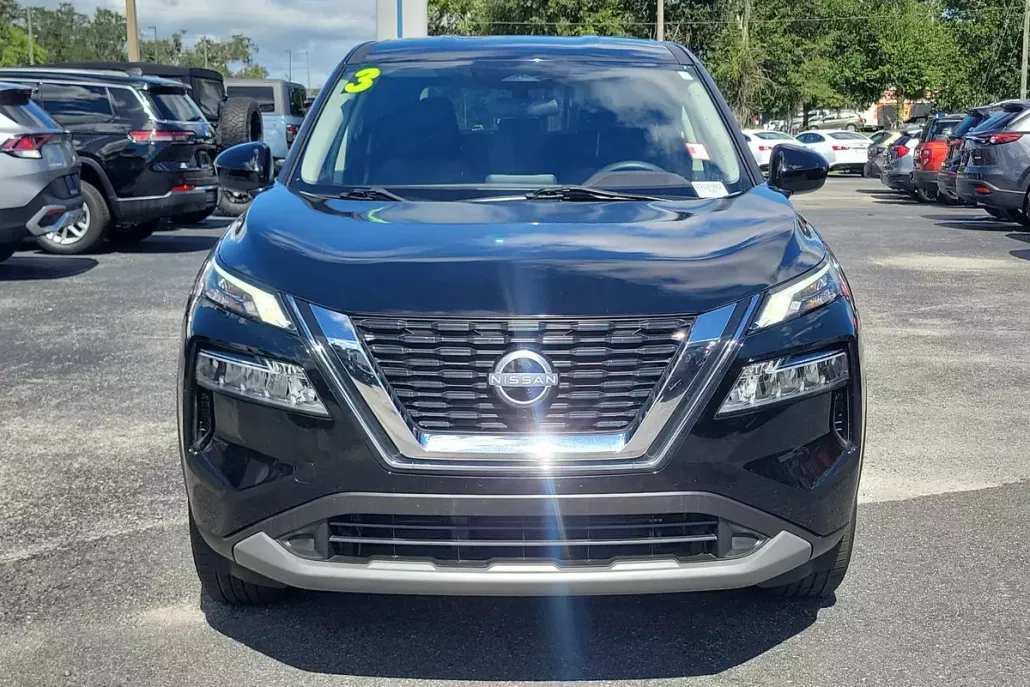 2023 Nissan Rogue SV photo 1