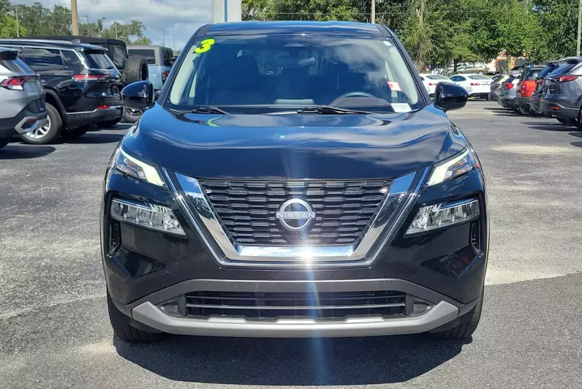 2023 Nissan Rogue SV photo 1