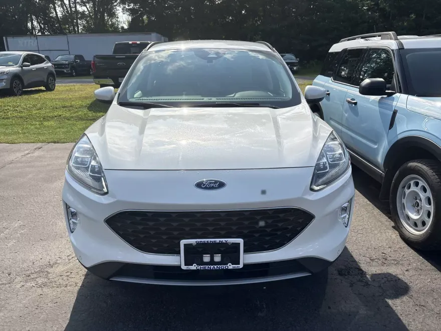 2022 Ford Escape Titanium Hybrid photo 1