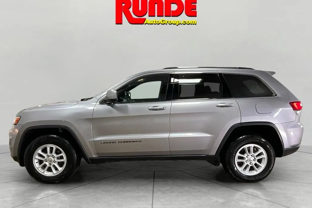 2020 Jeep Grand Cherokee Laredo photo 1