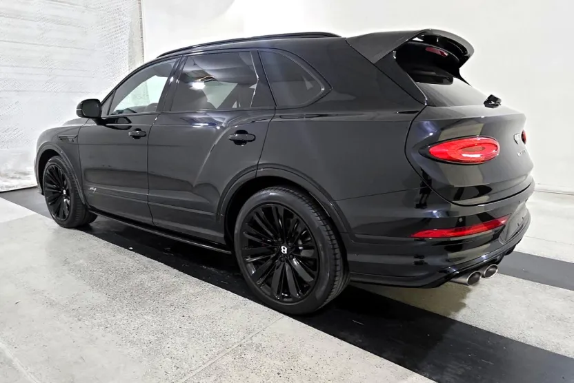 2021 Bentley Bentayga Speed photo 1