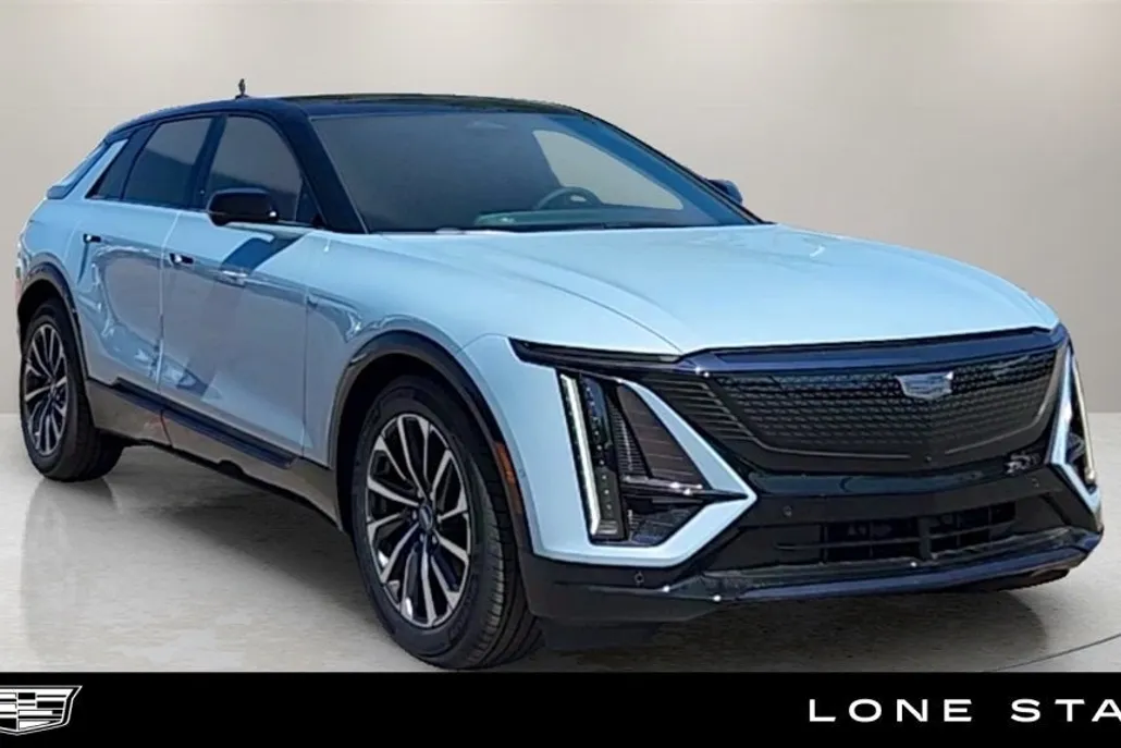 2025 Cadillac Lyriq Sport photo 1
